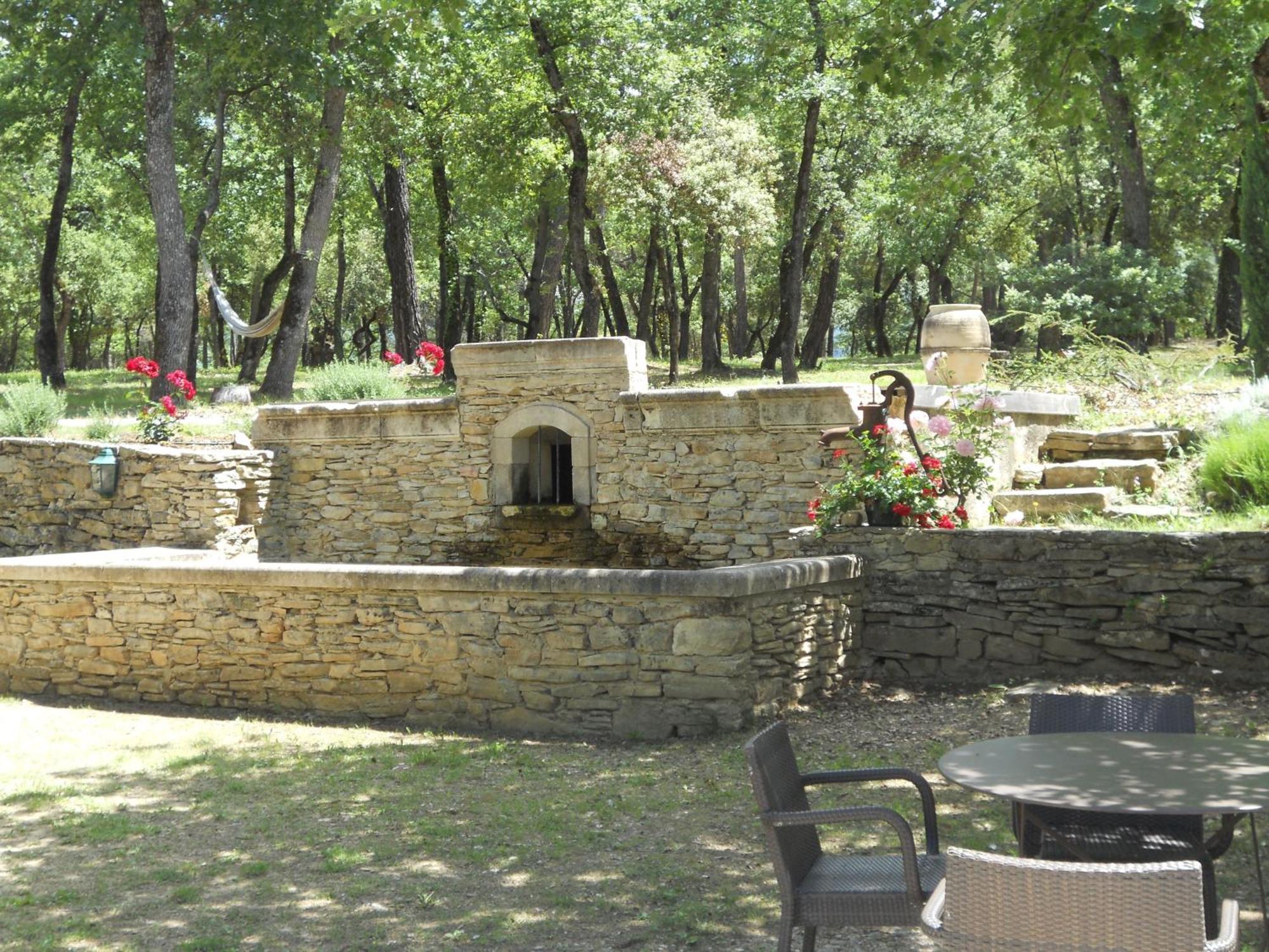 Le Mas De La Pinede Faucon Kültér fotó